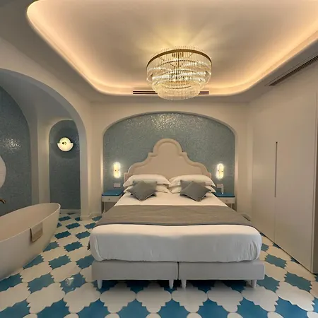 Lussi Capri 5* أناكابْري